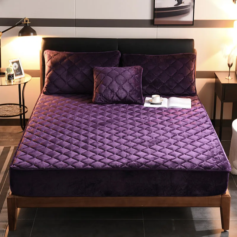 Crystal Fleece Padded Bed Cover