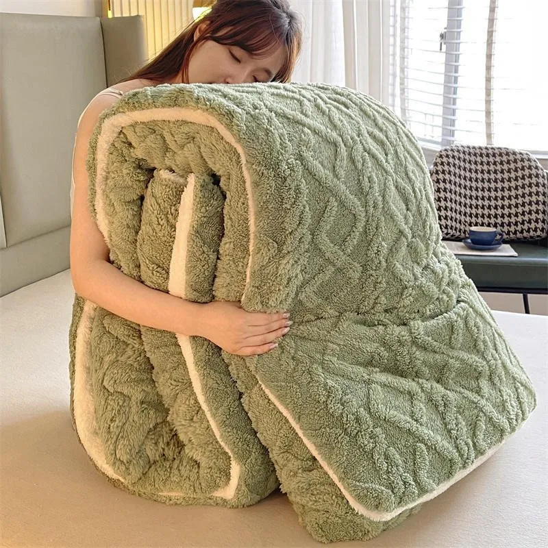 Super Thick Winter Warm Blanket with Artificial Lamb Cashmere for Bed