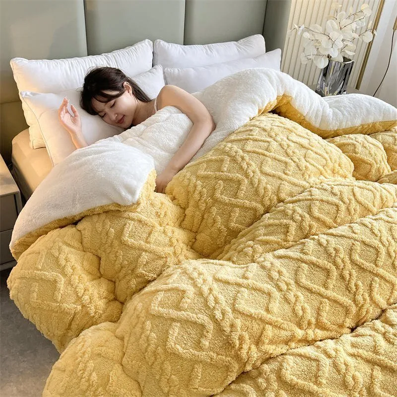 Super Thick Winter Warm Blanket with Artificial Lamb Cashmere for Bed