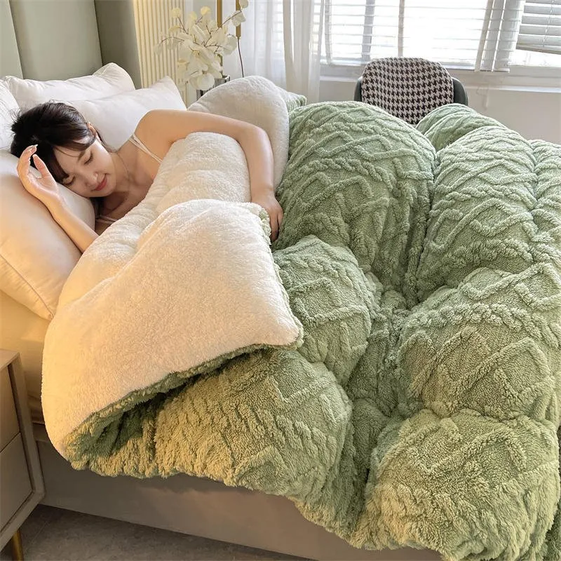 Super Thick Winter Warm Blanket with Artificial Lamb Cashmere for Bed