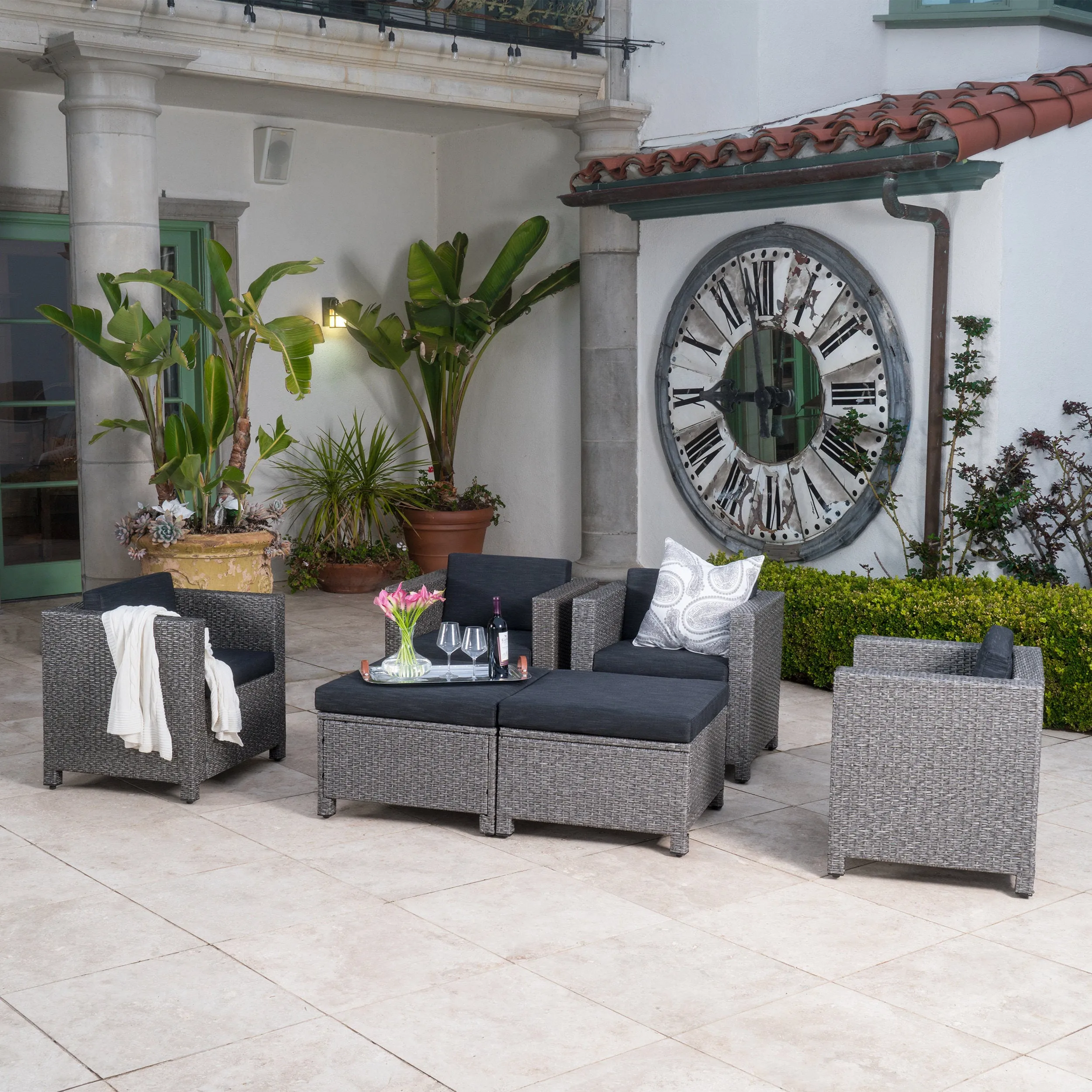 Venice 4-6-Seater Outdoor Wicket Chat Set