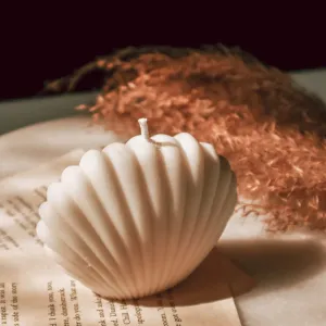 White Sea Shell Candle | Single | 5.1 x 8.9 x 6.4 cm / 2 x 3.5 x 2.5 inches