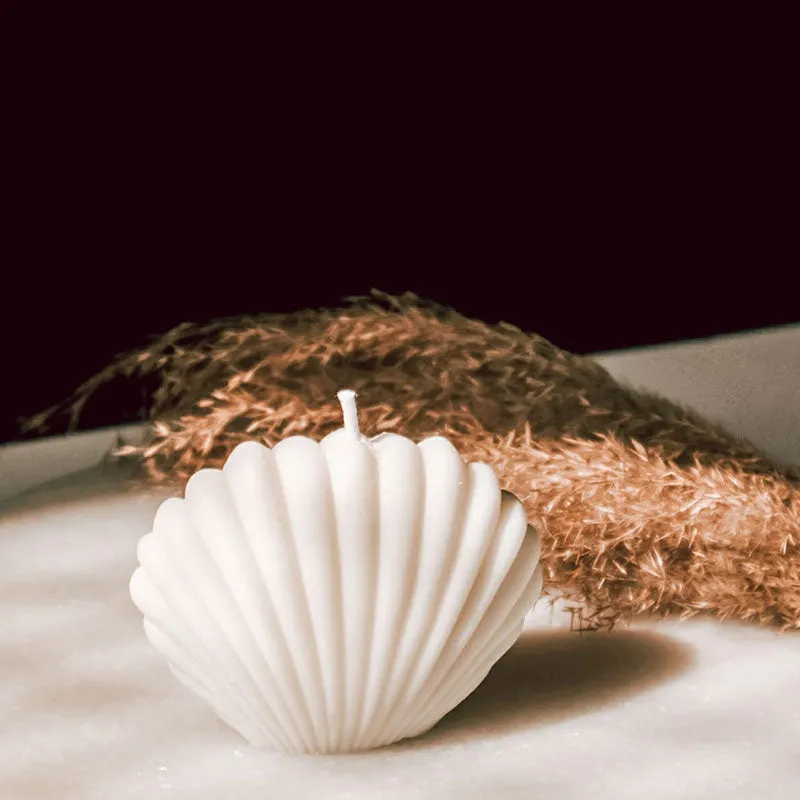 White Sea Shell Candle | Single | 5.1 x 8.9 x 6.4 cm / 2 x 3.5 x 2.5 inches